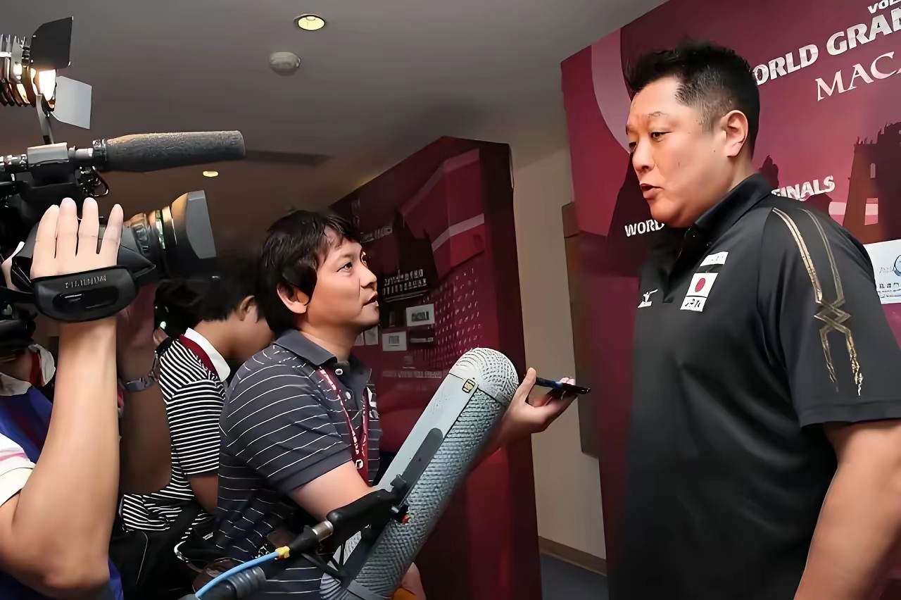 九游体育-关于马拉松夜战:岭东飞鹰队鏖战钱塘犀牛队,速度优势明显关键战拿下信心的信息