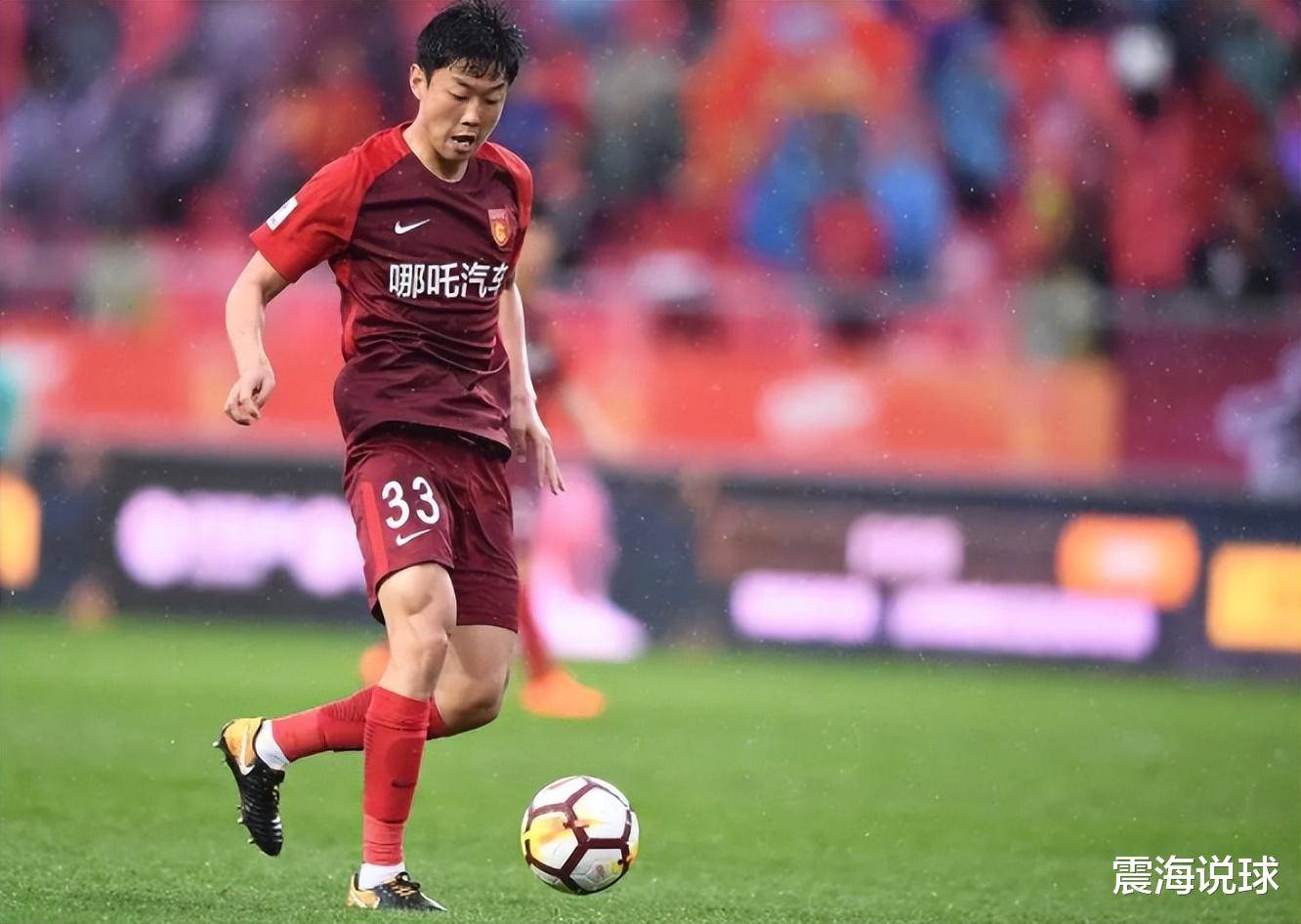 关于荷甲窗口期走向成谜，上海申花主帅复盘，震撼外界，资深球员宣示担当的信息